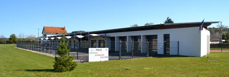Pole Enfance Jeunesse Culture Estivareilles 03190